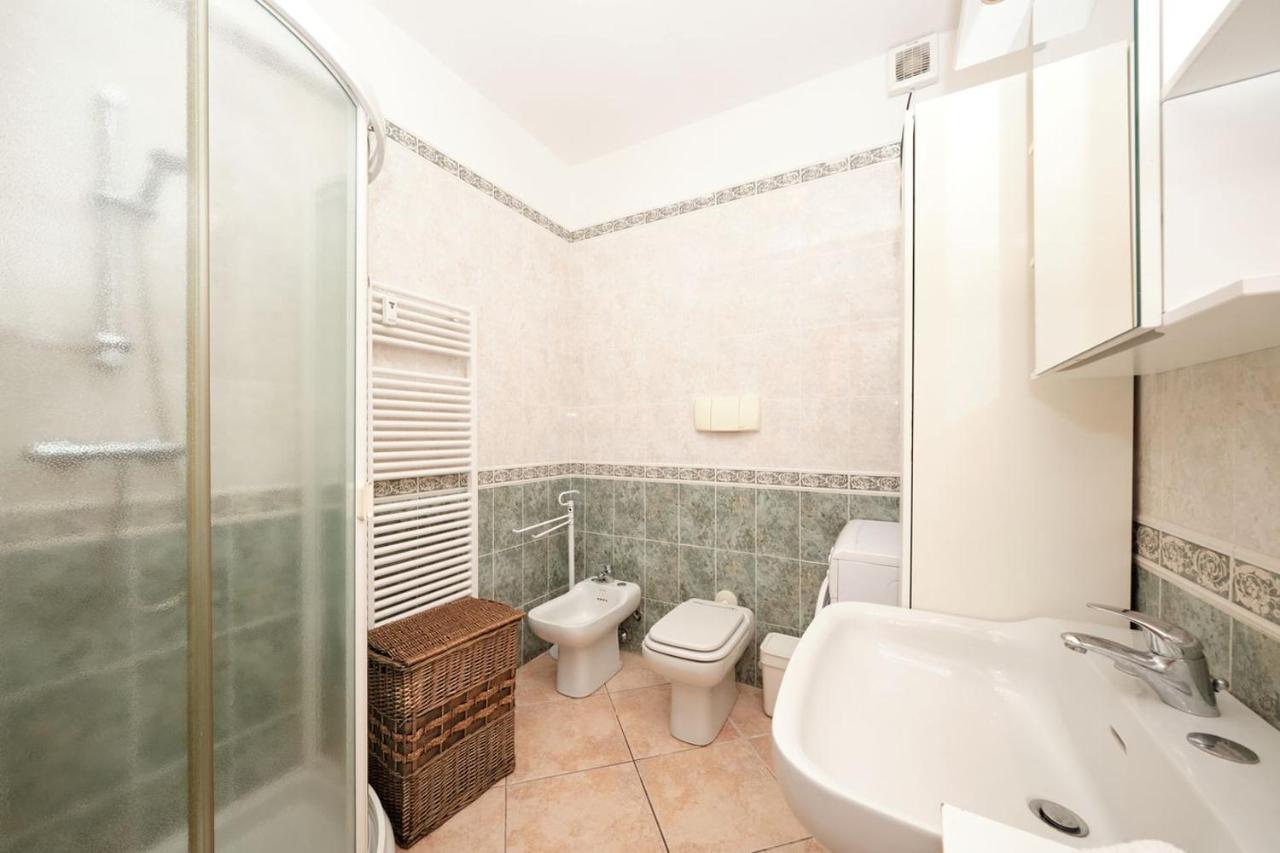 Appartamento Floriana Desenzano del Garda Exterior foto
