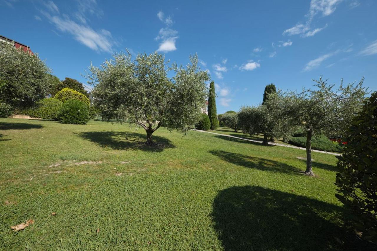 Appartamento Floriana Desenzano del Garda Exterior foto