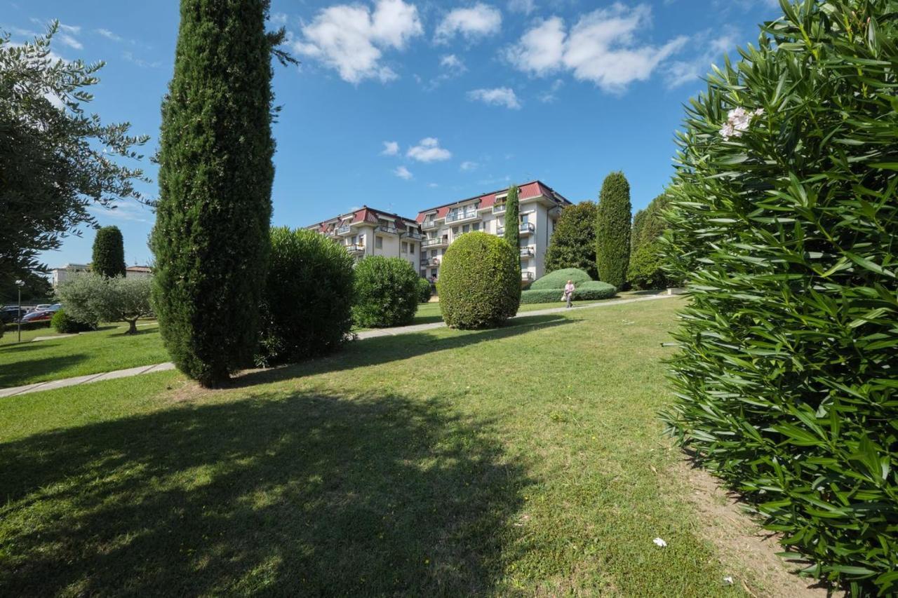Appartamento Floriana Desenzano del Garda Exterior foto